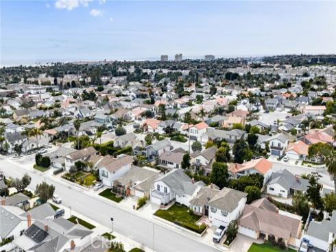 20761  Mission Ln  , Huntington Beach, CA