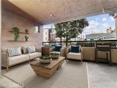 1200  Pacific Coast Highway  102 , Huntington Beach, CA