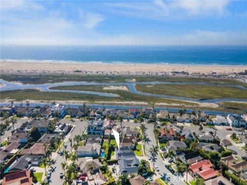 22102  Surfrider Lane  , Huntington Beach, CA