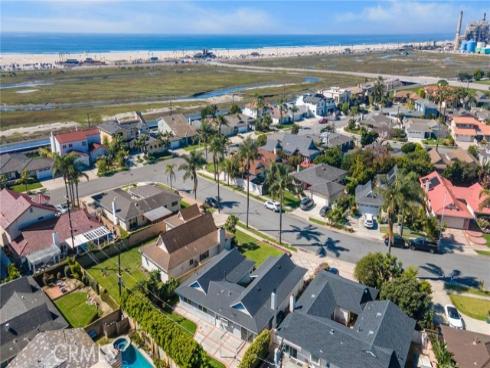 22102  Surfrider Lane  , Huntington Beach, CA