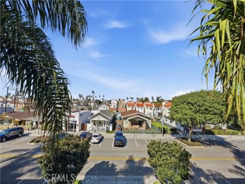 338  5th   Street, Huntington Beach, CA