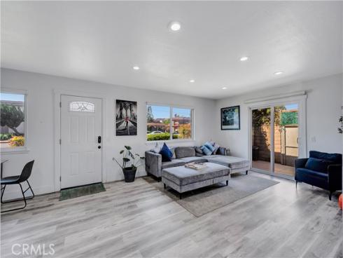4612  Via Vista  5  Circle, Huntington Beach, CA