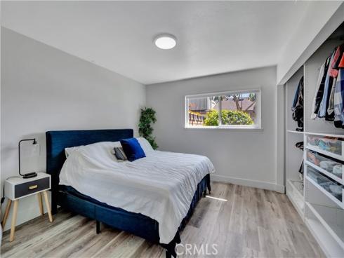 4612  Via Vista  5  Circle, Huntington Beach, CA