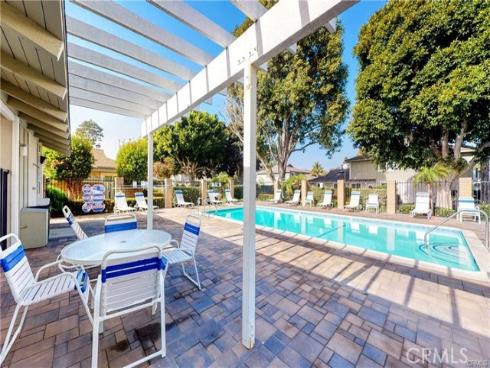 4612  Via Vista  5  Circle, Huntington Beach, CA