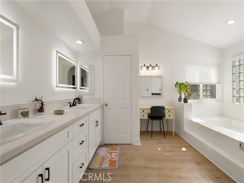 218  Indianapolis  , Huntington Beach, CA