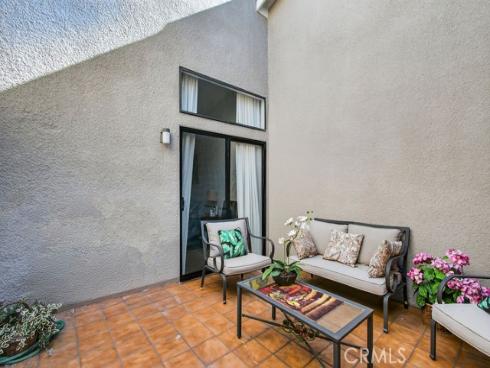 8816  Yuba  1108B  Circle, Huntington Beach, CA