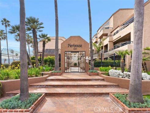 1200 Pacific Coast Highway 121