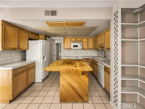 19731  Shorecliff  , Huntington Beach, CA