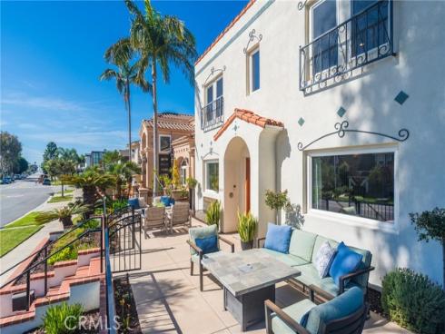 813  13th Street  , Huntington Beach, CA