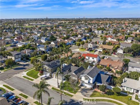 9441  Iolani   Circle, Huntington Beach, CA