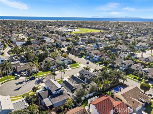 9441  Iolani   Circle, Huntington Beach, CA