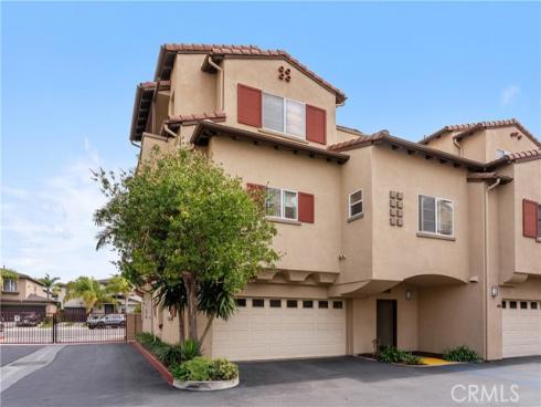 16841  Roosevelt  , Huntington Beach, CA