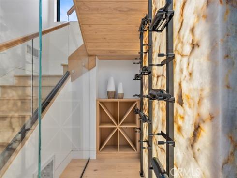 520  11th   Street, Huntington Beach, CA