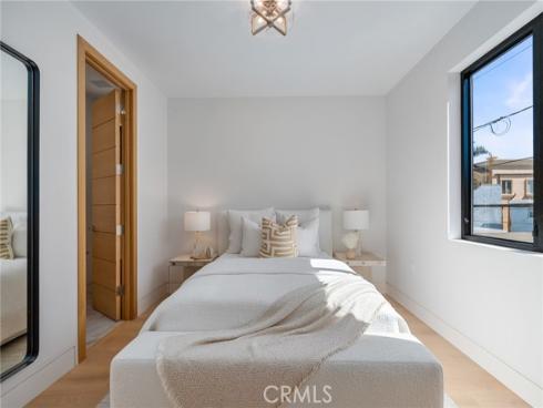 520  11th   Street, Huntington Beach, CA