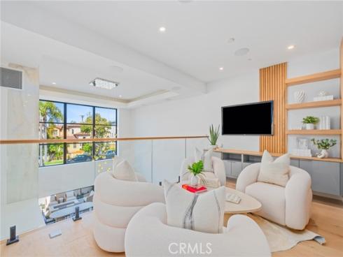 520  11th   Street, Huntington Beach, CA