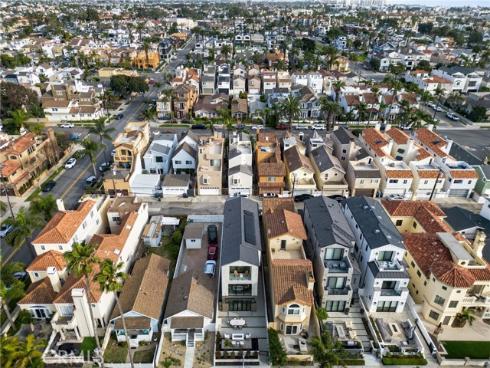 520  11th   Street, Huntington Beach, CA