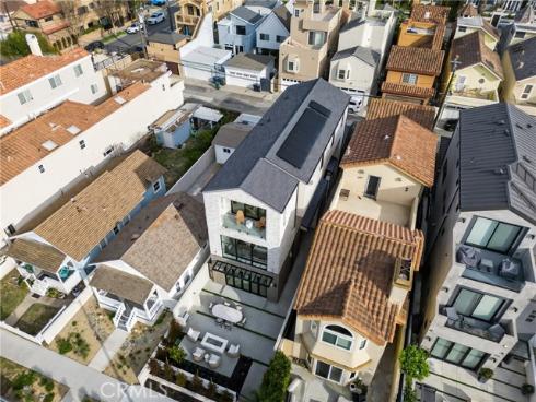 520  11th   Street, Huntington Beach, CA
