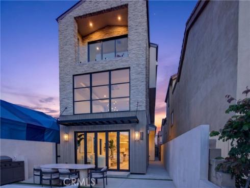 520  11th   Street, Huntington Beach, CA