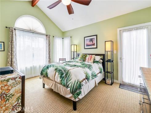 4561  Warner  302 , Huntington Beach, CA