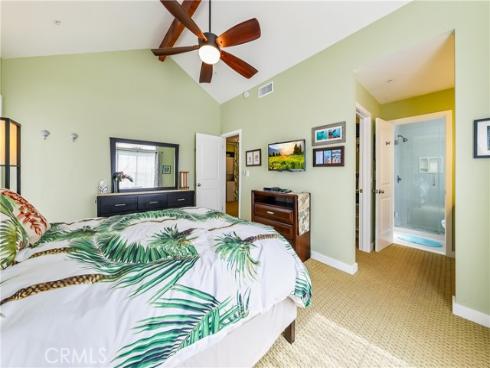 4561  Warner  302 , Huntington Beach, CA