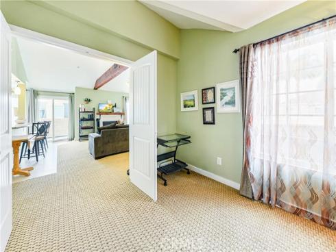 4561  Warner  302 , Huntington Beach, CA