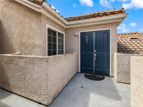 4561  Warner  302 , Huntington Beach, CA