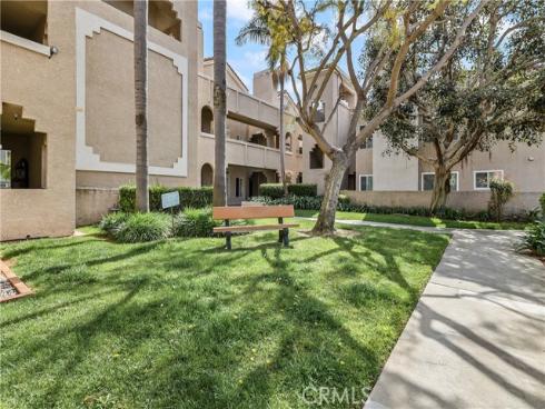 4561  Warner  302 , Huntington Beach, CA