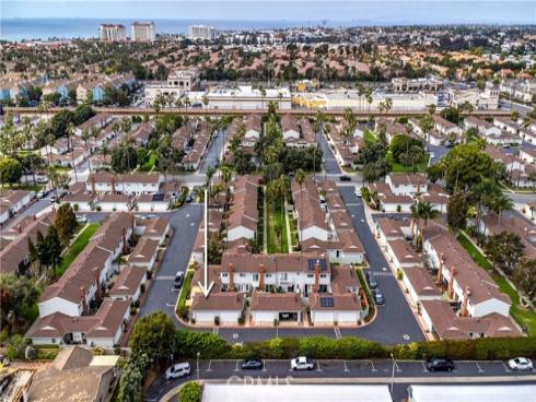 21135  Freeport  , Huntington Beach, CA