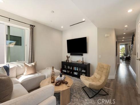 624  14th   Street, Huntington Beach, CA
