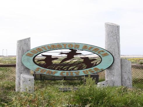 16960  Algonquin  3-204 , Huntington Beach, CA