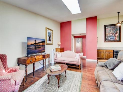 8788  Coral Springs  207F  Court, Huntington Beach, CA