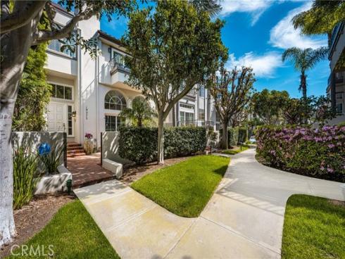 19275  Meadowood Circle  , Huntington Beach, CA