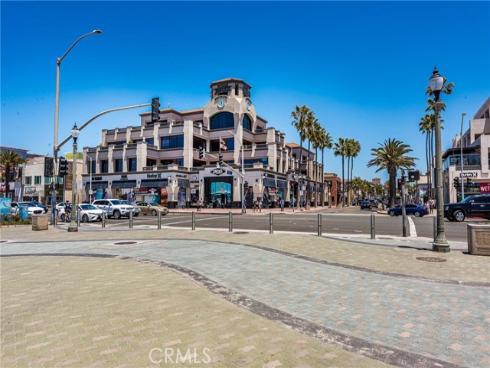 19275  Meadowood Circle  , Huntington Beach, CA