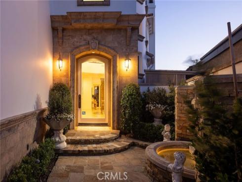 16111  Santa Barbara   Lane, Huntington Beach, CA