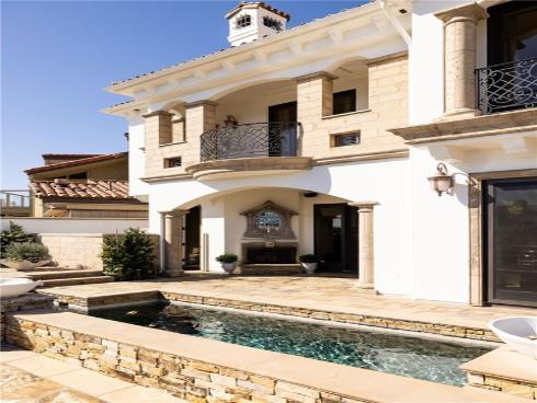 16111  Santa Barbara   Lane, Huntington Beach, CA