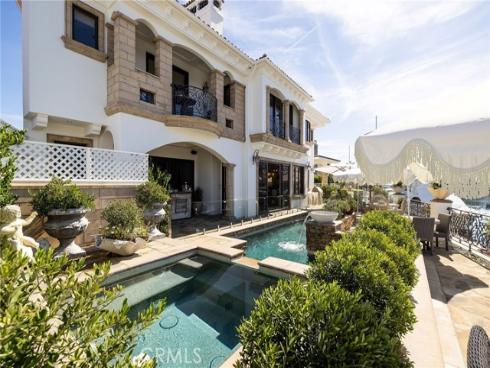 16111  Santa Barbara   Lane, Huntington Beach, CA