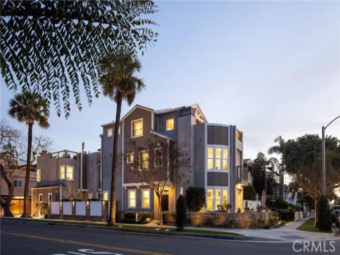 428  7th  , Huntington Beach, CA