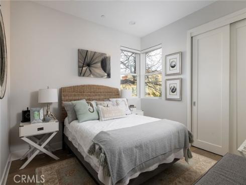 428  7th  , Huntington Beach, CA