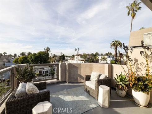 428  7th  , Huntington Beach, CA