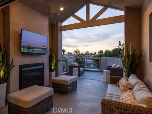 428  7th  , Huntington Beach, CA