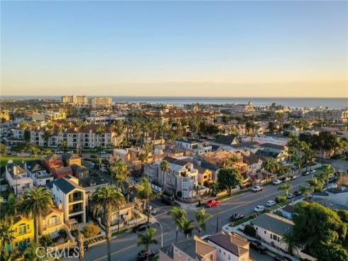 428  7th  , Huntington Beach, CA