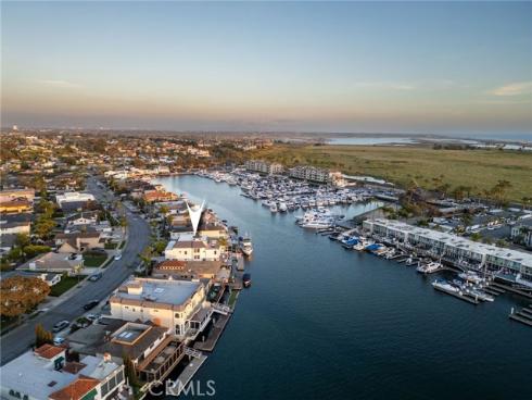 17007  Edgewater   Lane, Huntington Beach, CA