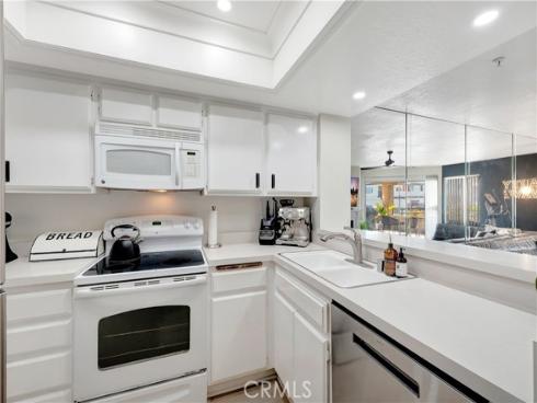 1200  Pacific Coast  106  Highway, Huntington Beach, CA