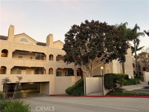 4561  Warner  101 , Huntington Beach, CA
