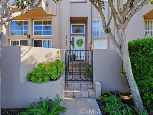19225  Seabrook  , Huntington Beach, CA