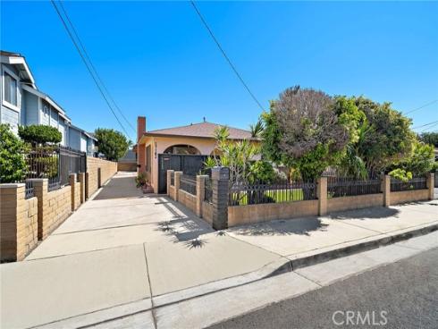 17162  Elm   Lane, Huntington Beach, CA