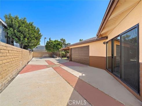 17162  Elm   Lane, Huntington Beach, CA