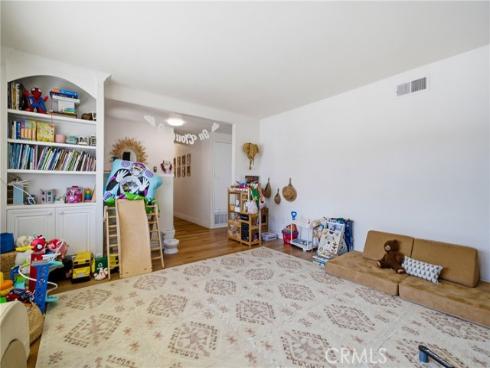 17571  Wrightwood   Lane, Huntington Beach, CA