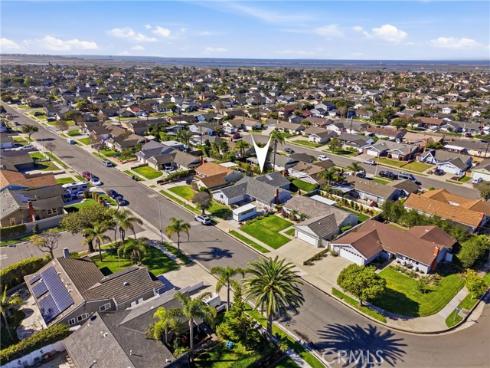 17571  Wrightwood   Lane, Huntington Beach, CA