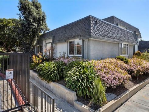 21114  Gypsy Moth   Lane, Huntington Beach, CA